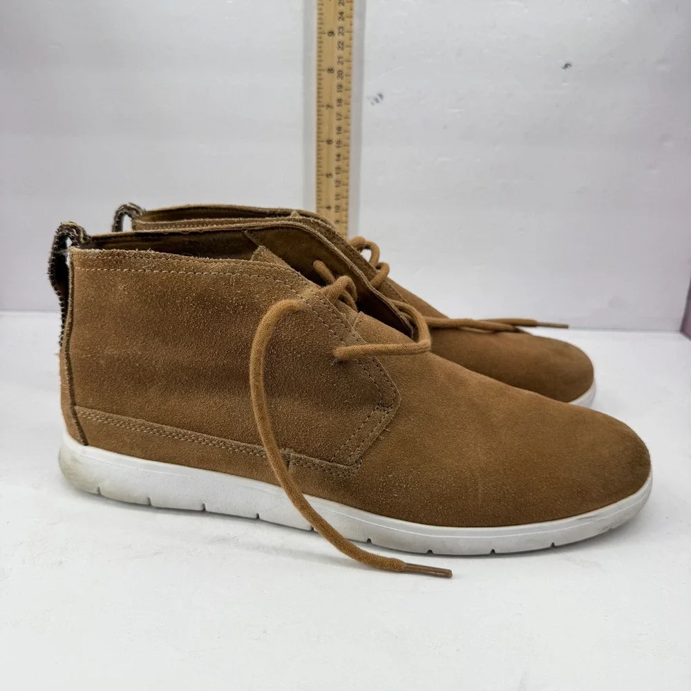 UGG Neumel Flex Chukka Mens 9.5 Chestnut Tan Suede Lace Up Woven Heel Pull